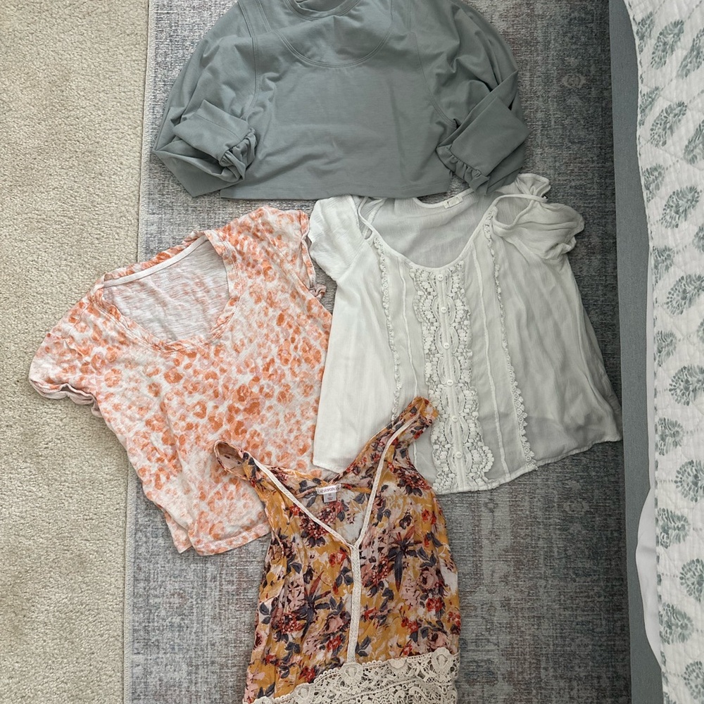 Floral and Lace Women's Tops Set